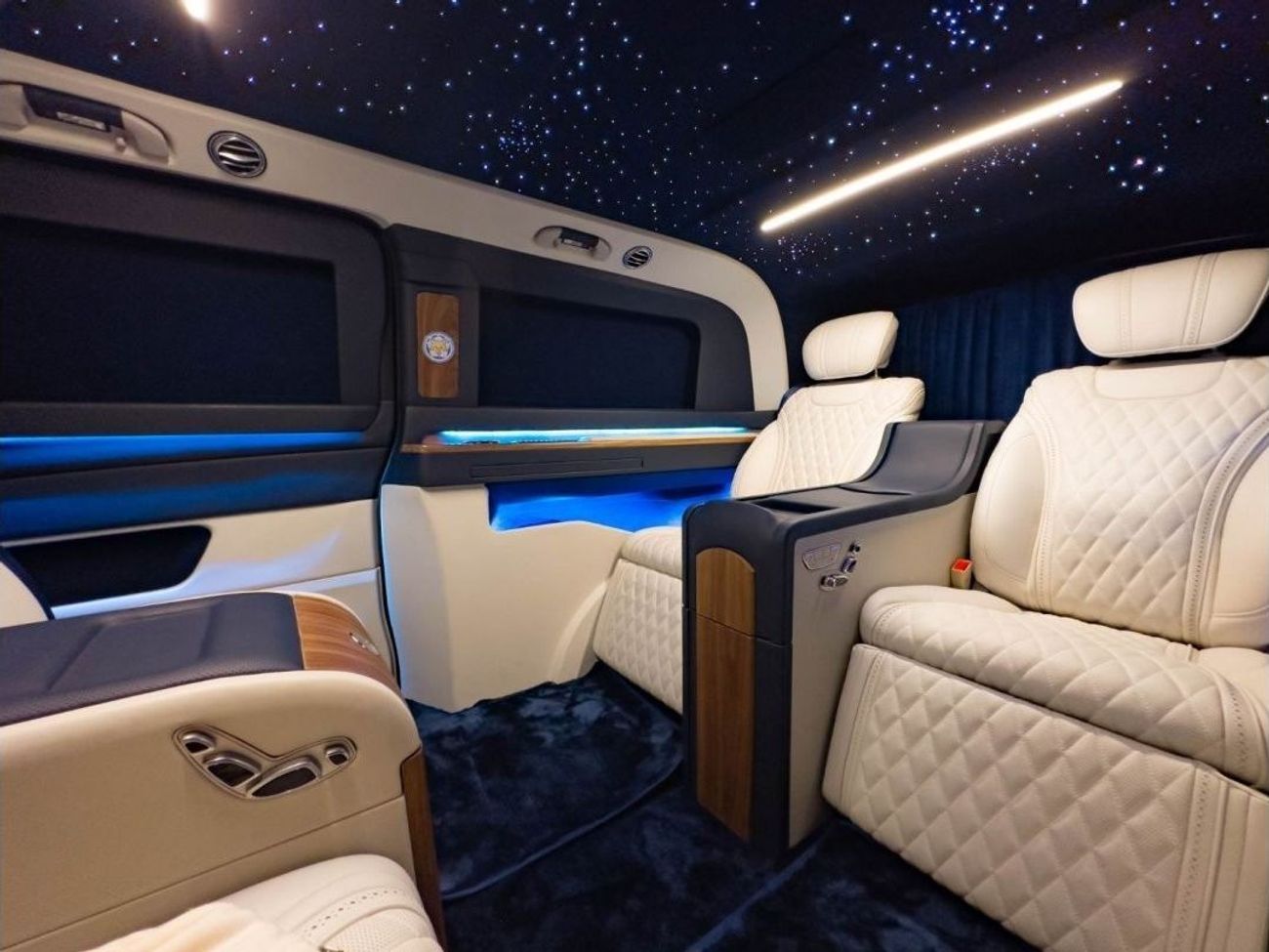 مرسيدس مايباخ V كلاس مايباخ ترقية VIP كاملة لمرسيدس V250 دول مجلس التعاون الخليجي