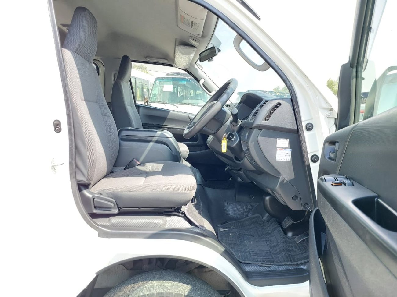 تويوتا هاياس TOYOTA HIACE WAGON VAN 2014  RHD 2.7 L PETROL AUTOMATIC (PM019787)