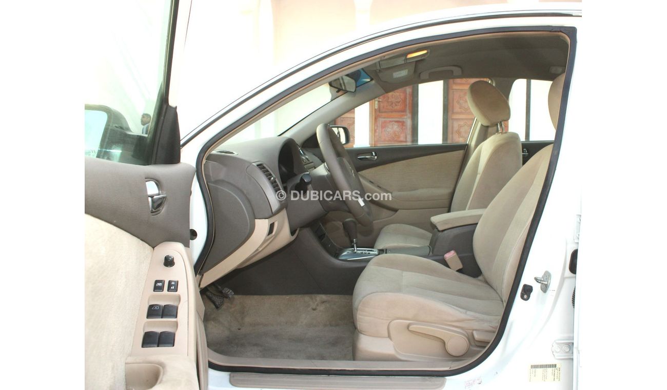 Nissan Altima Nissan Altima 2011 GCC, in excellent condition