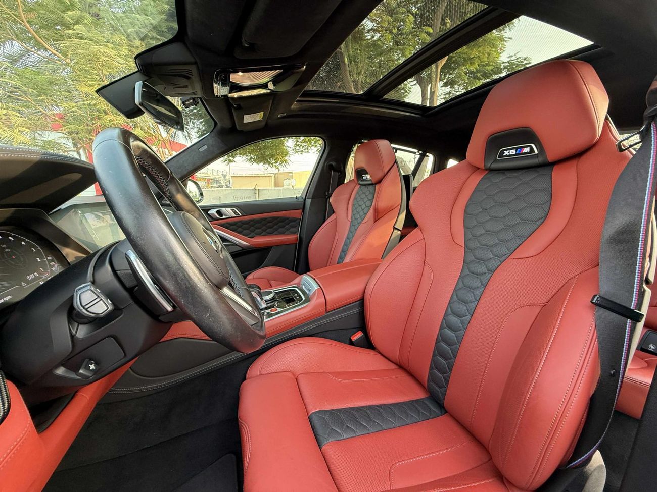 BMW X6 xDrive40i Luxury M Sport Package 3.0L GCC SPEC UNDER WARRANTY AND SERVICE CONTRACT