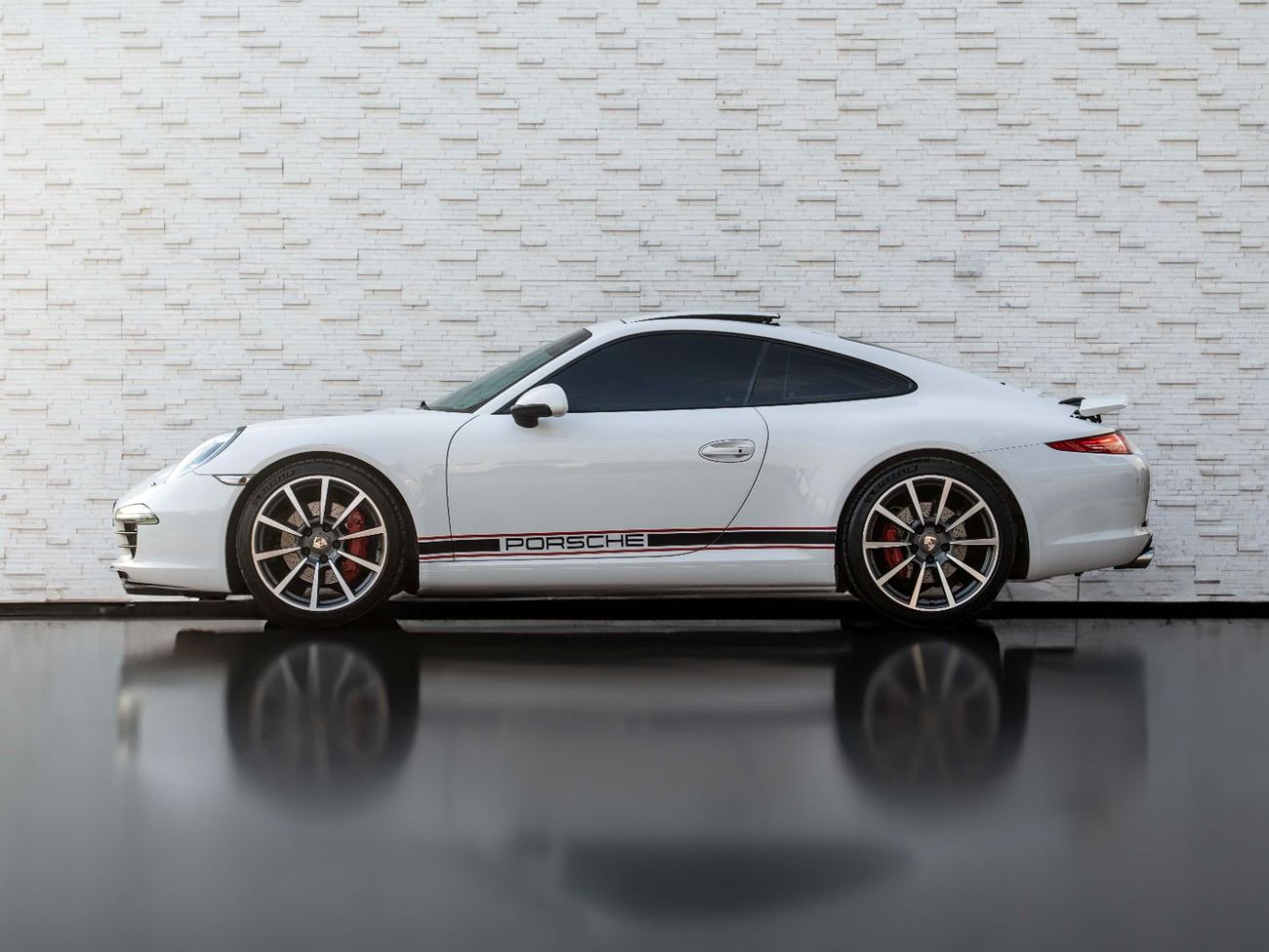 Porsche 911 Carrera S 3.8L (400 HP) Coupe