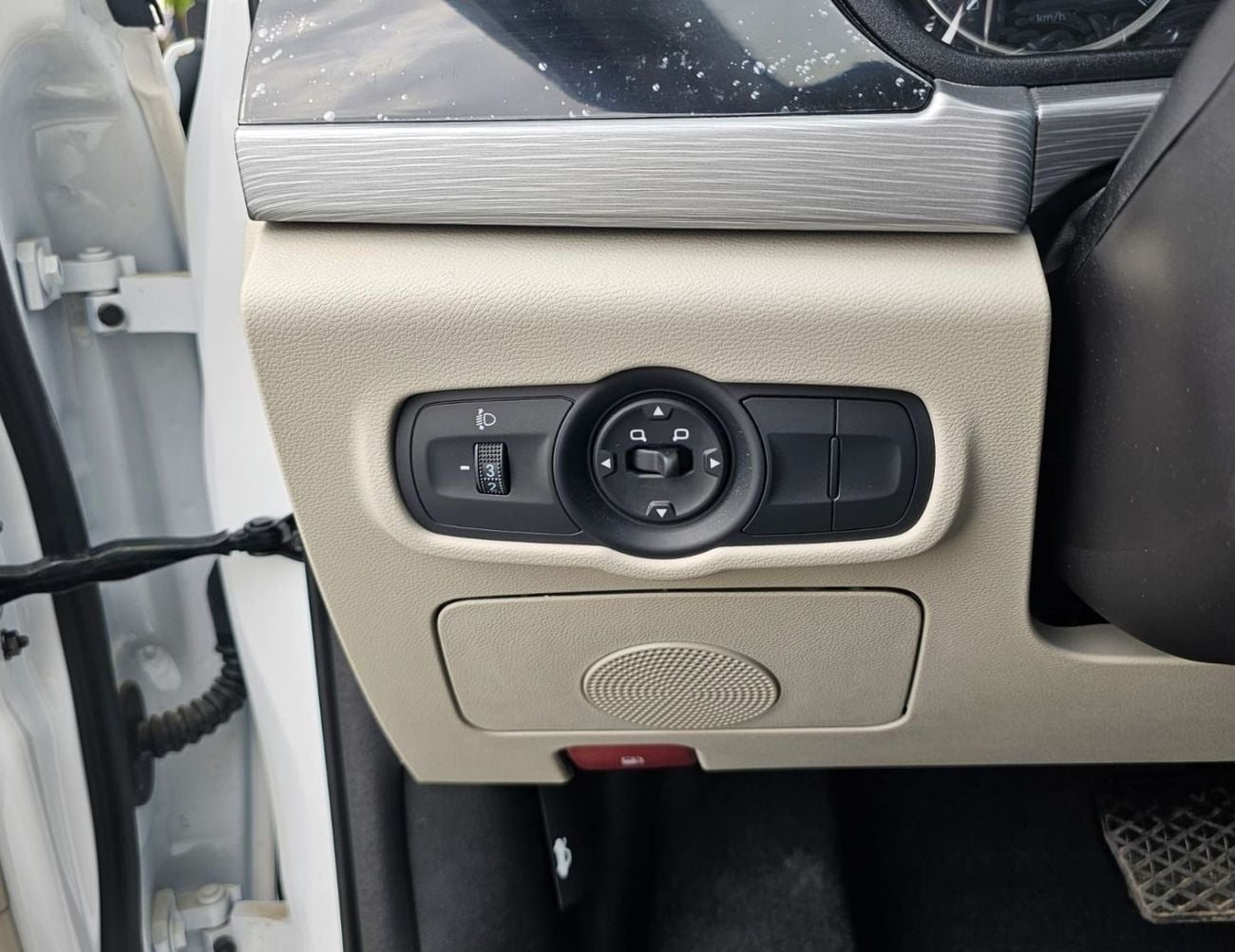 شيري ازيرو5 STANDARD || 1.5L PETROL V4 | FABRIC SEATS | KEY START | RAER PARKING SENSOR (CODE # TARZ)