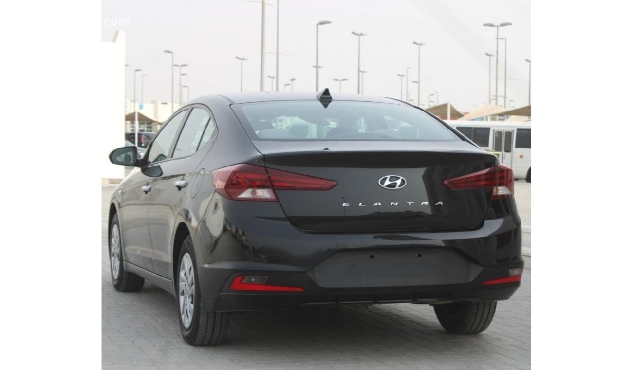 Hyundai Elantra Hyundai Elantra 2020 Black GCC excellent condition without accident