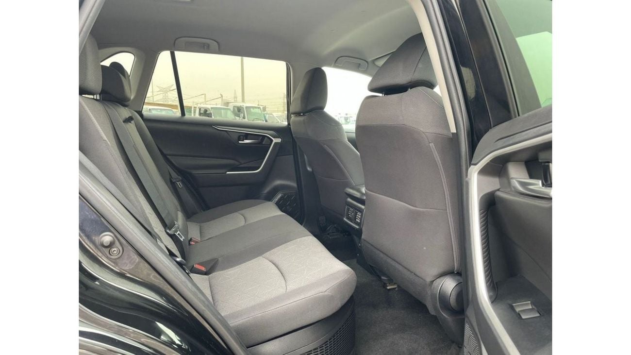 Toyota RAV4 2021 Toyota RAV4 XLE Hybrid Fuel 4x4 AWD - UAE PASS