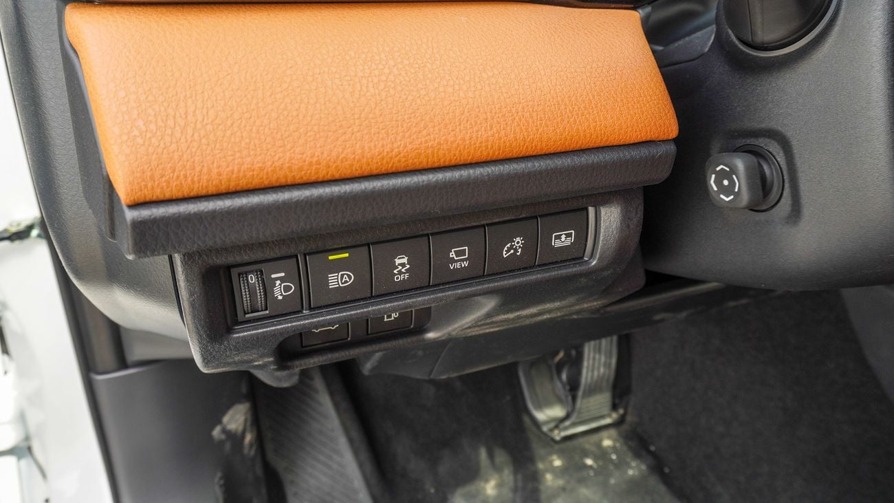 تويوتا كامري Lumiere HEV 2.5L Hybrid