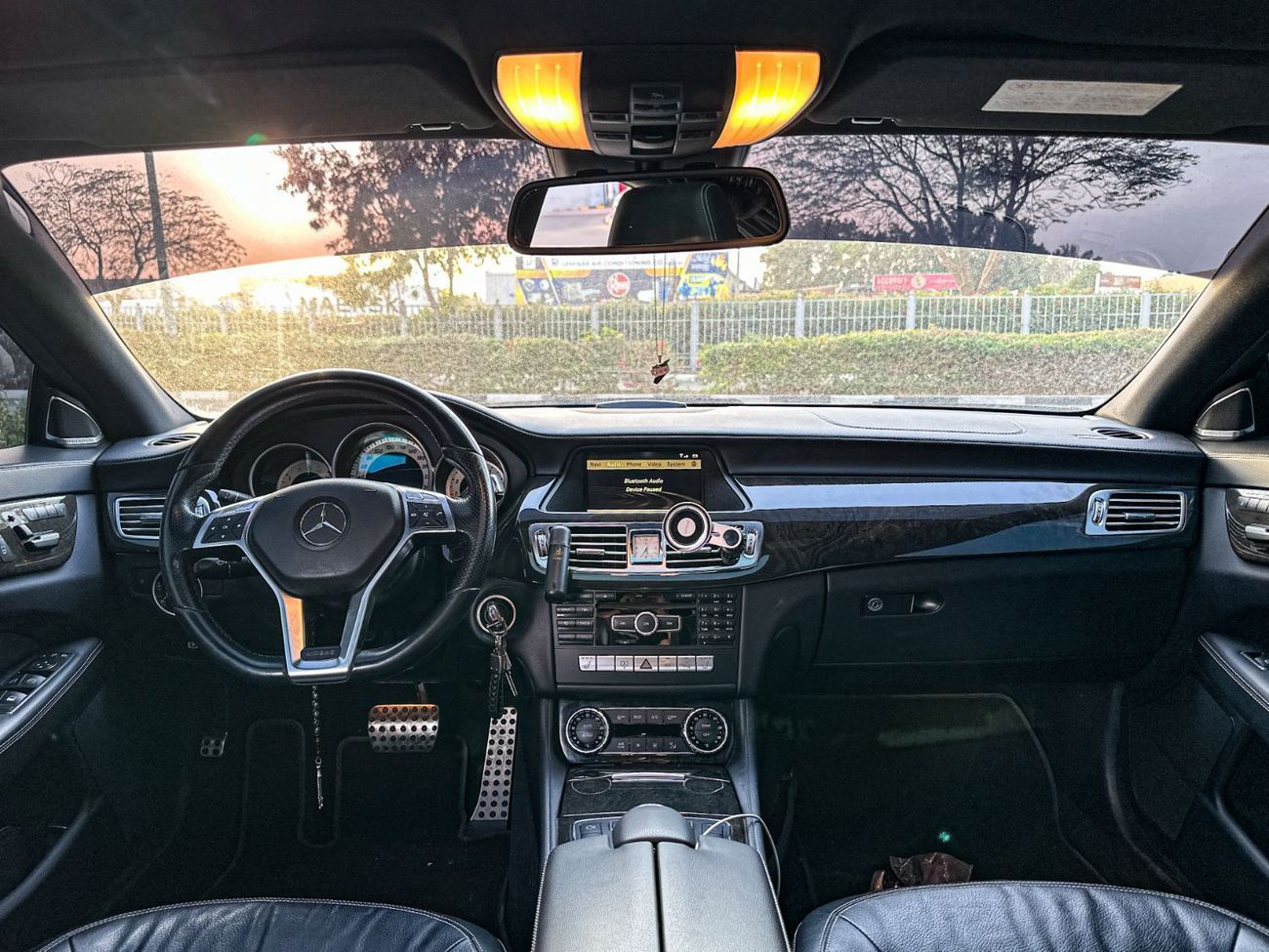 Mercedes-Benz CLS 550 2012 Mercedes-Benz CLS 550 RWD / Law Mileage (144,000 Km) / Japanese Specs