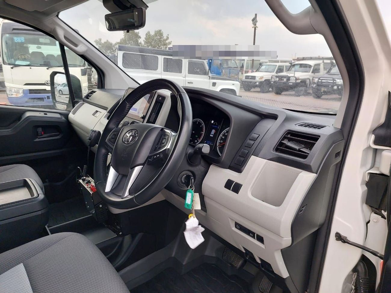 Toyota Hiace TOYOTA HIACE VAN AMBULANCE  RHD 2023 MODEL 2.8 L DIESEL AUTOMATIC(PM22474)