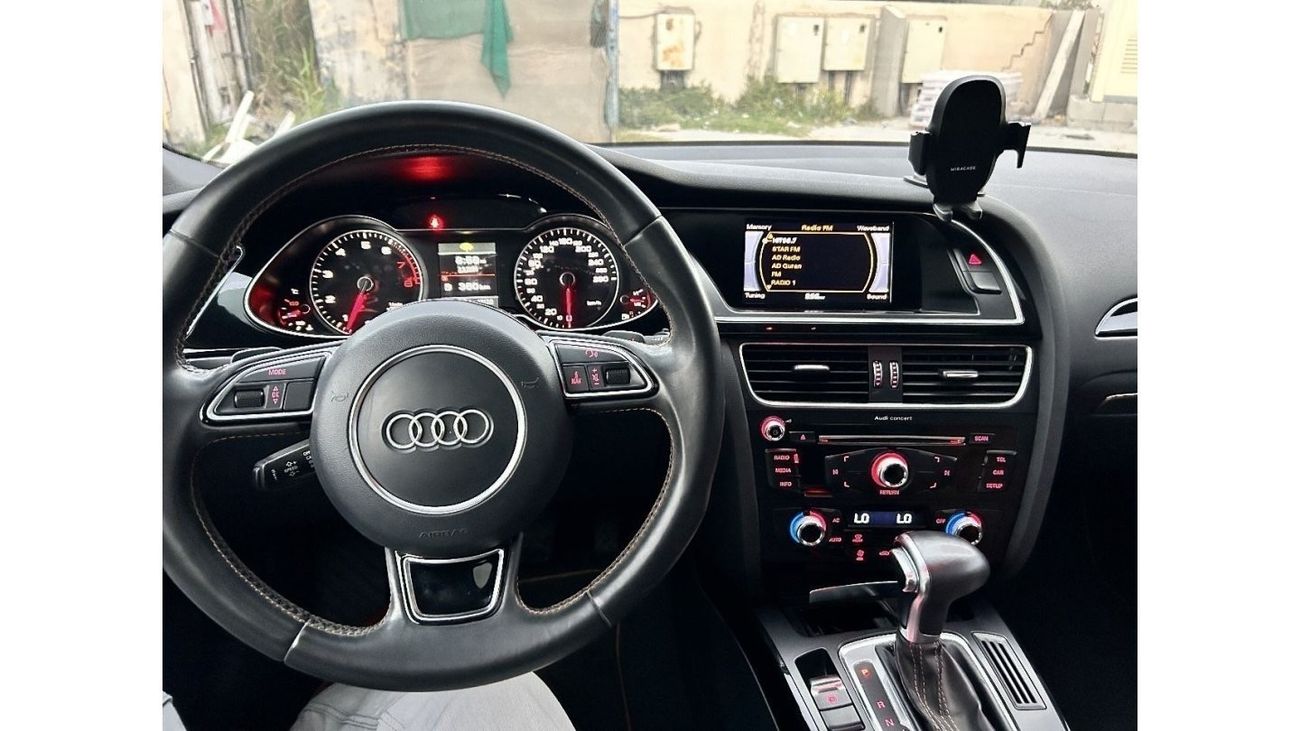 Audi A4 TFSI quattro S-Line ORIGNAL PAINT | AUDI A4 3.0T S-LINE | FULL OPTION | WELL MAINTAINED | GCC