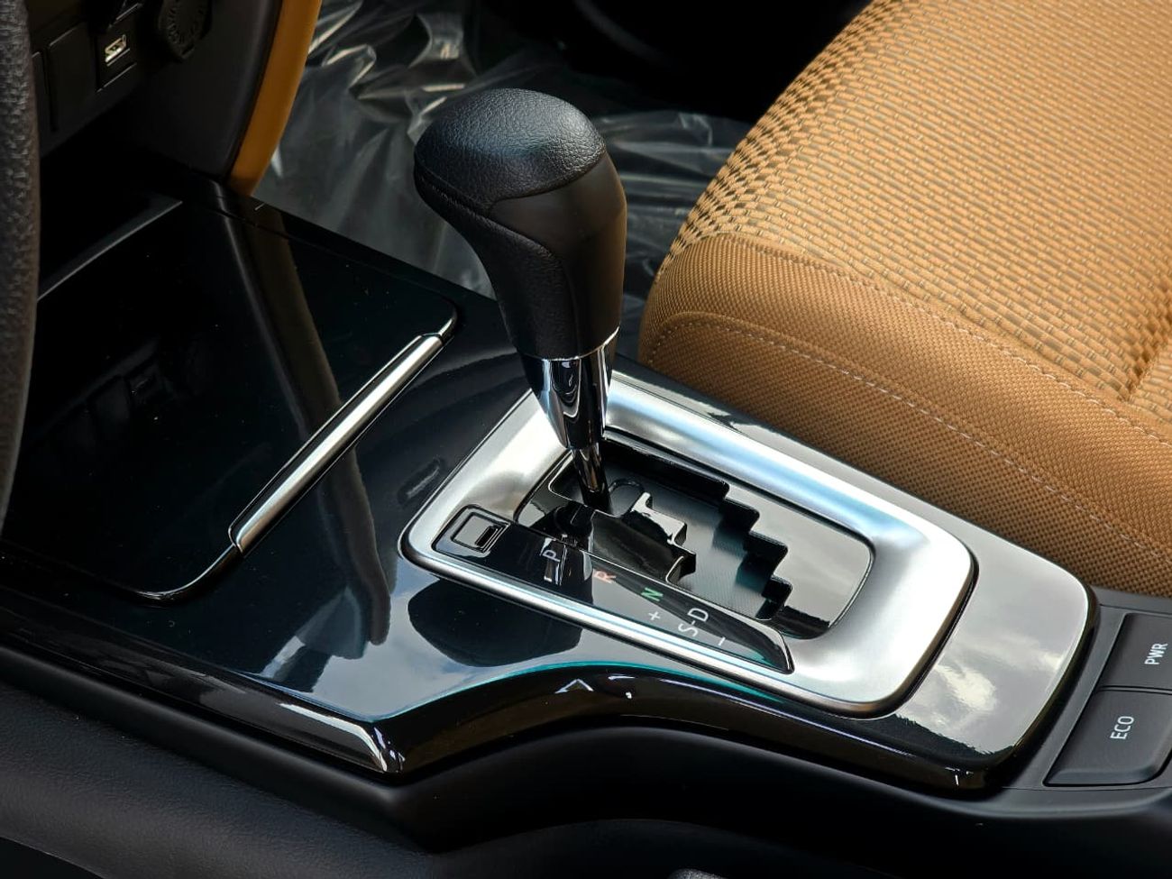 تويوتا فورتونر GX2 4X4 Diesel 2.4L