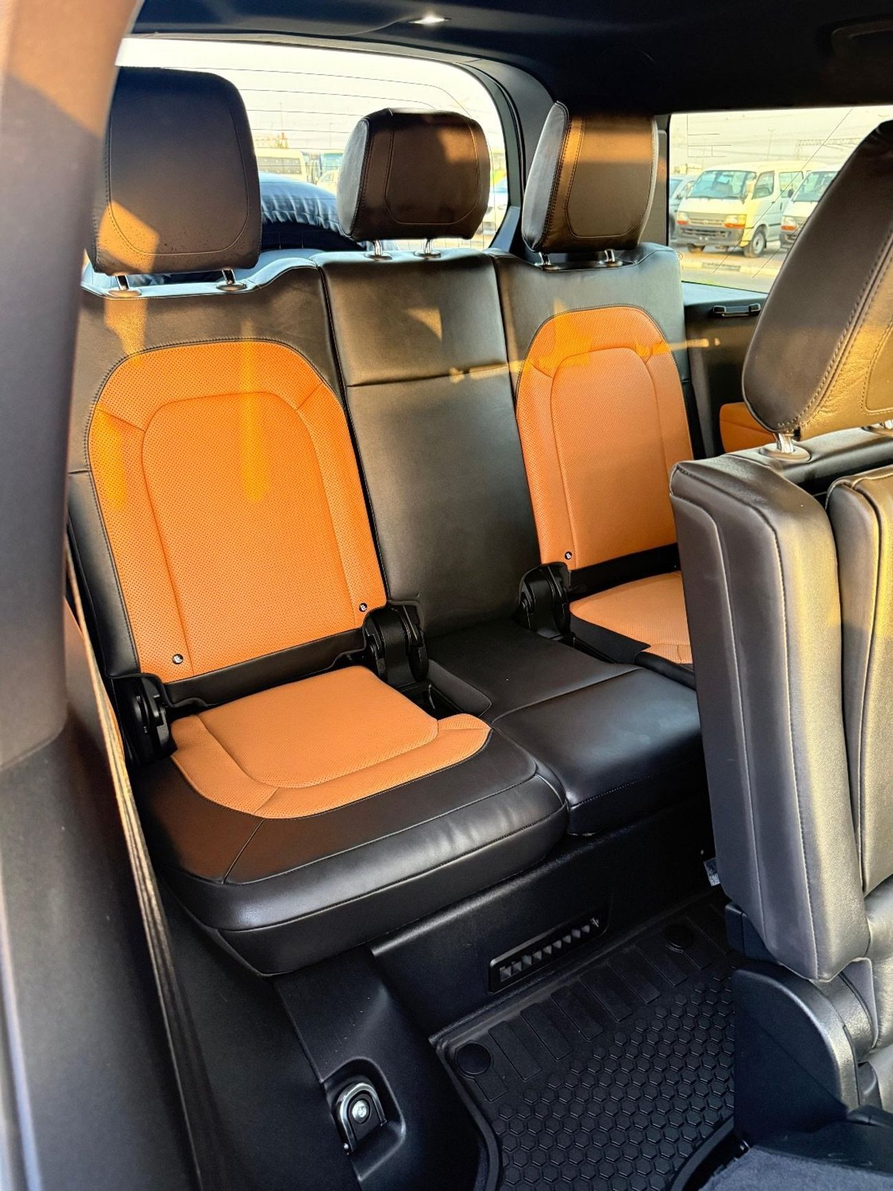 Land Rover Defender 130 SE P400 X Dynamic (7 Seater)