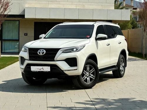 Toyota Fortuner TOYOTA FORTUNER EX-R 2.7L 4WD A/T | 2022 | GCC SPECS | AED 1,400 per month