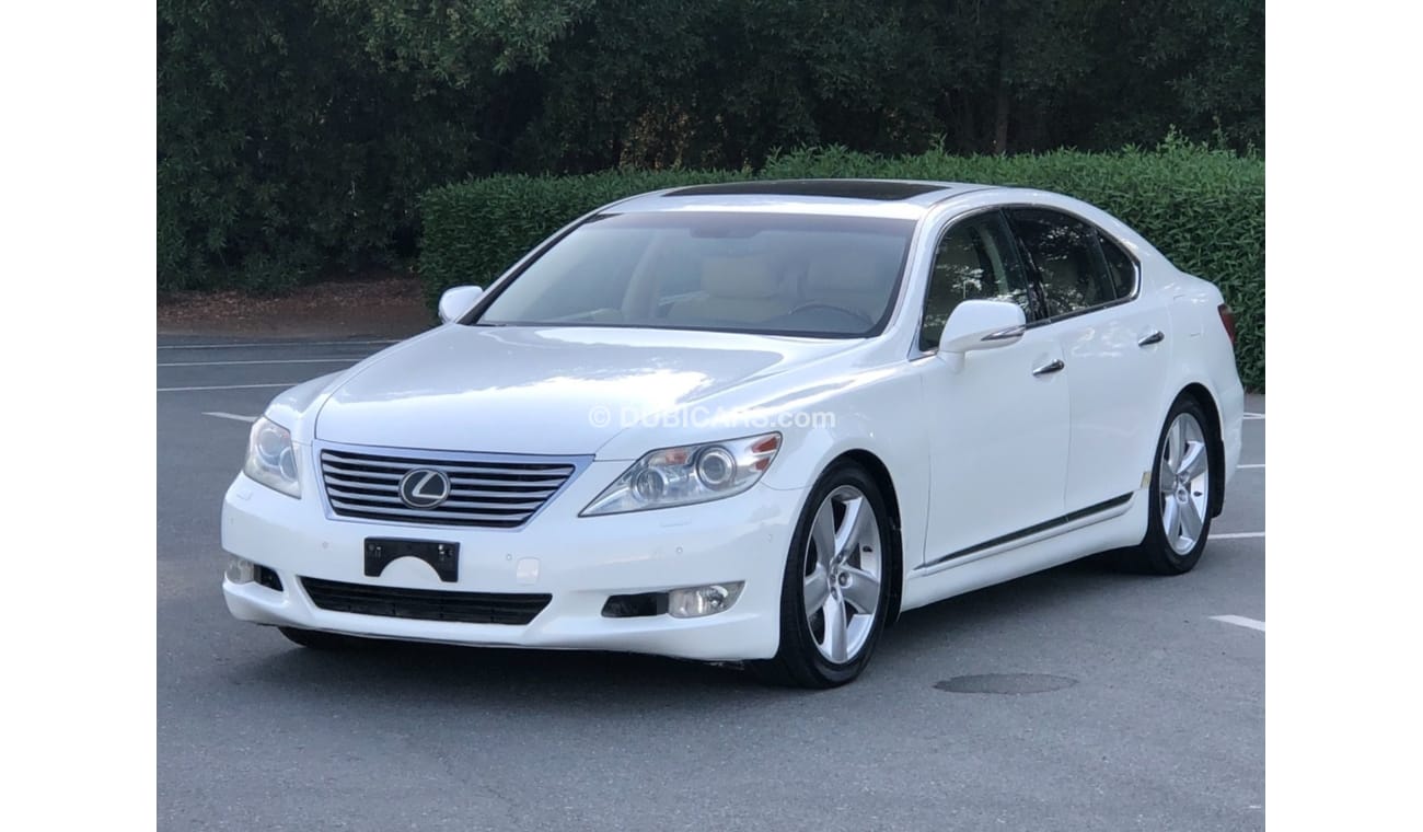 لكزس LS 460 لكزس Ls460 موديل 2012 خليجي حاله ممتازه من الداخل والخارج كراسي جلد ومثبت سرعه وتحكم كهربي كامل ونظا