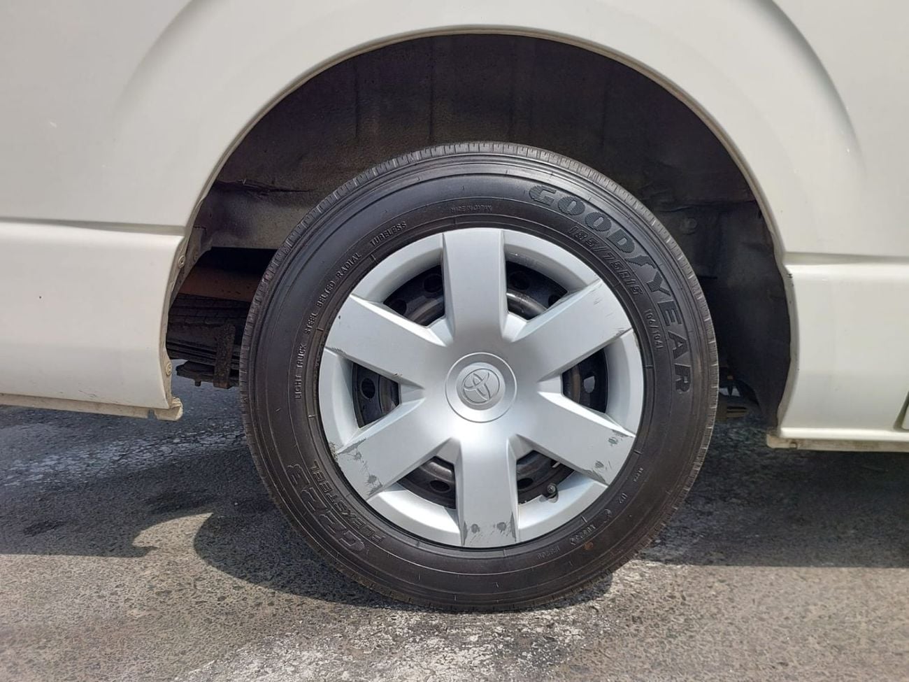 تويوتا هاياس (RAMADAN OFFER) TOYOTA HIACE VAN RHD 2010 MODEL 2.0 L PETROL AUTOMATIC(PM15913)