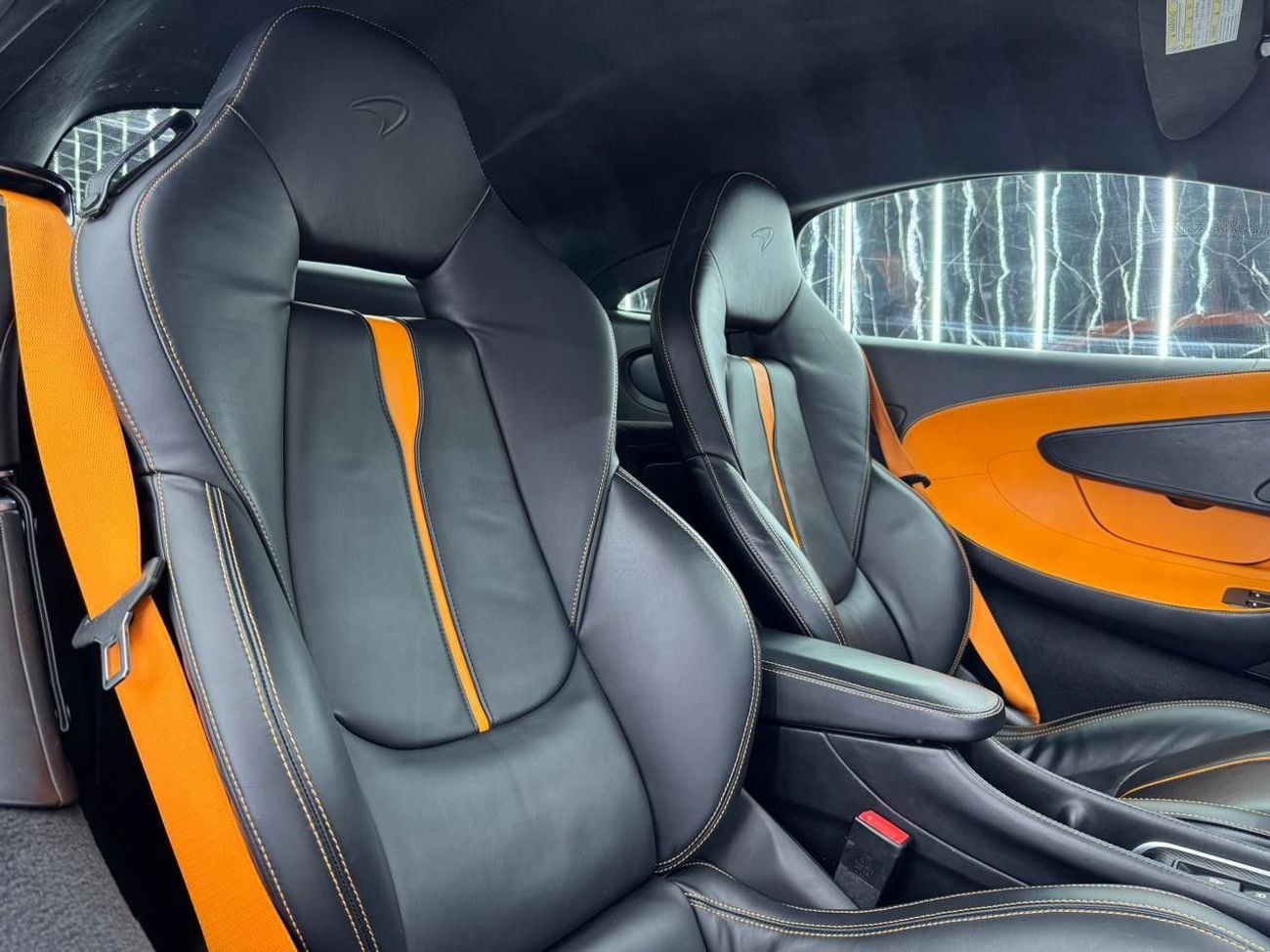مكلارين 570S STANDARD McLaren Warranty 02/2028 | McLaren Service Contract 02/2027 | Full Service History