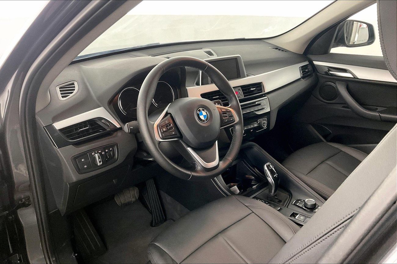 بي أم دبليو X1 sDrive 20i Executive | شامل الضمان | 0 ﺪﻔﻋﺓ ﺃﻮﻟﻯ