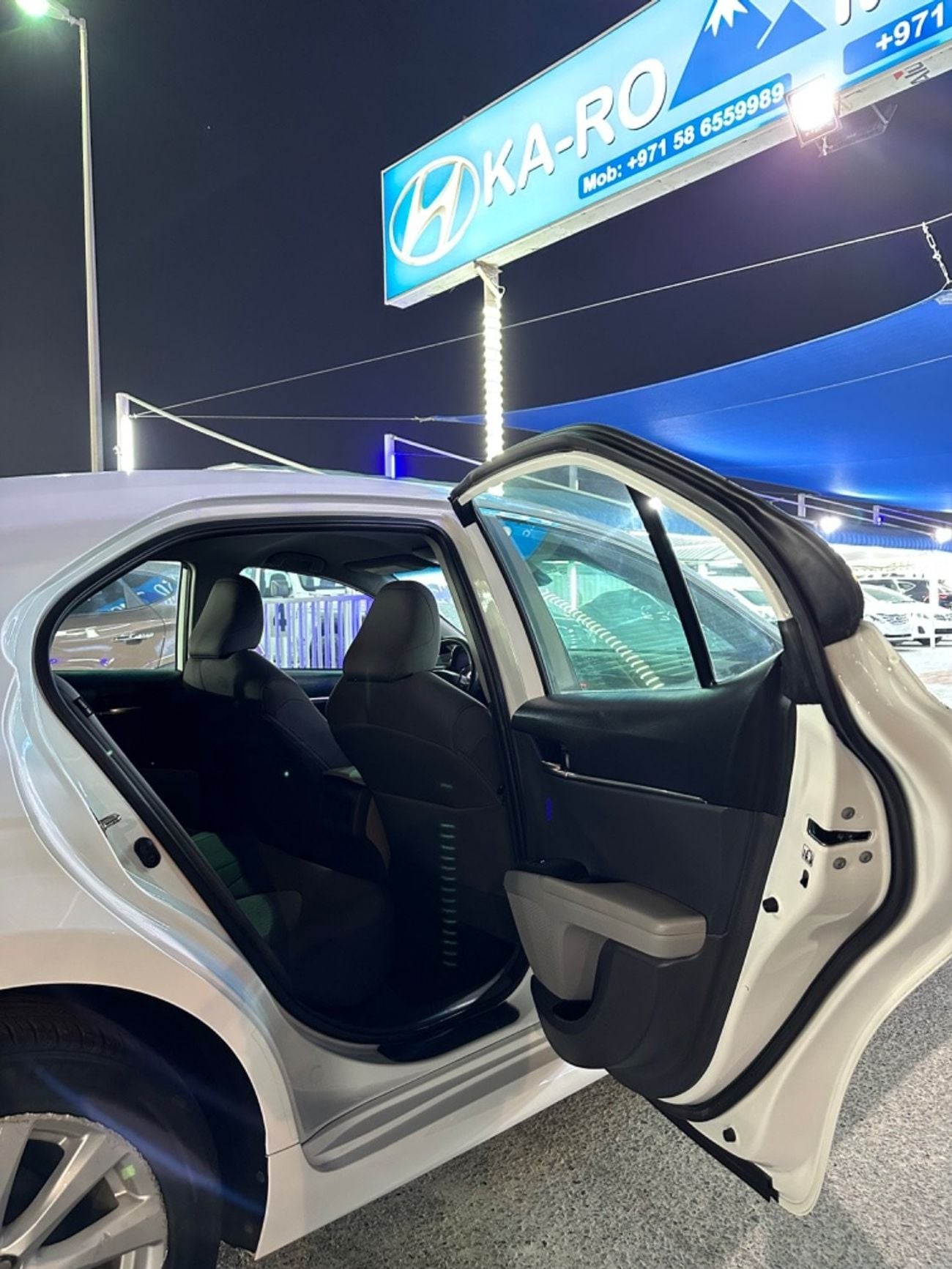 تويوتا كامري LE STD تويوتا كامري 2019 بمحرك سعة 2.5 أربع سلندر، السيارة بحالة جيدة