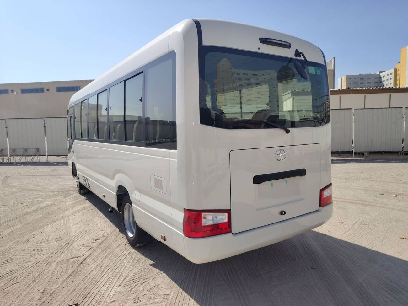Toyota Coaster 2025 TOYOTA COASTER HIROOF 4.0L DIESEL MT 23 SEATER 2PELR NO LUGGAGE & COOL BOX & CURTAIN