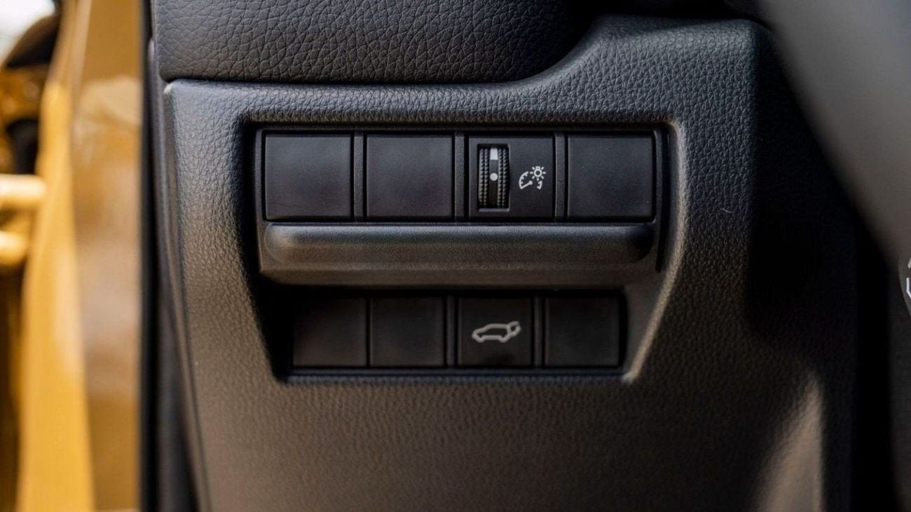 Toyota Prado TOYOTA PRADO 250 2.4P AT FIRST EDITION MY2025 – SAND & GREY ROOF