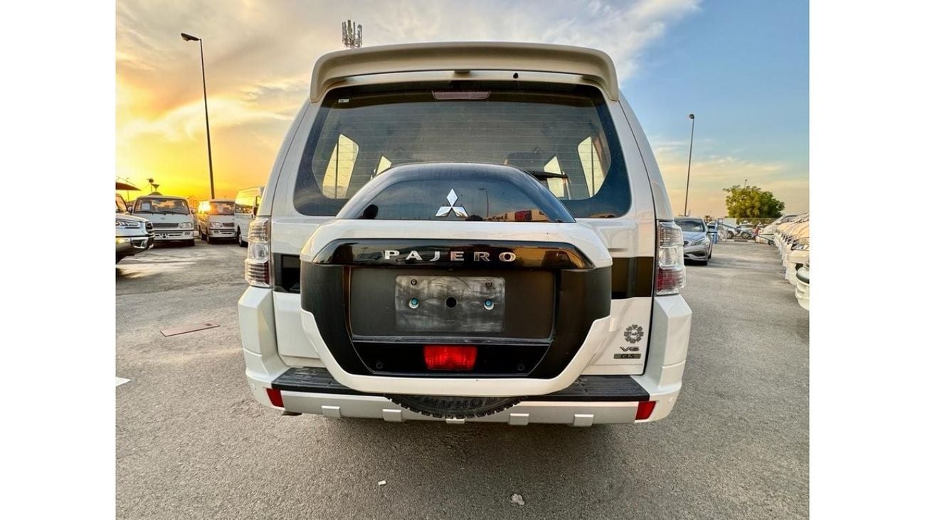 ميتسوبيشي باجيرو GLS
