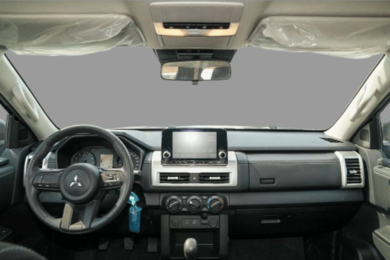 ميتسوبيشي L200 ECTP2M020 – 2025 Mitsubishi L200 Double Cab Pick Up GLX – 2.4L Petrol Manual – Silver with Black Int