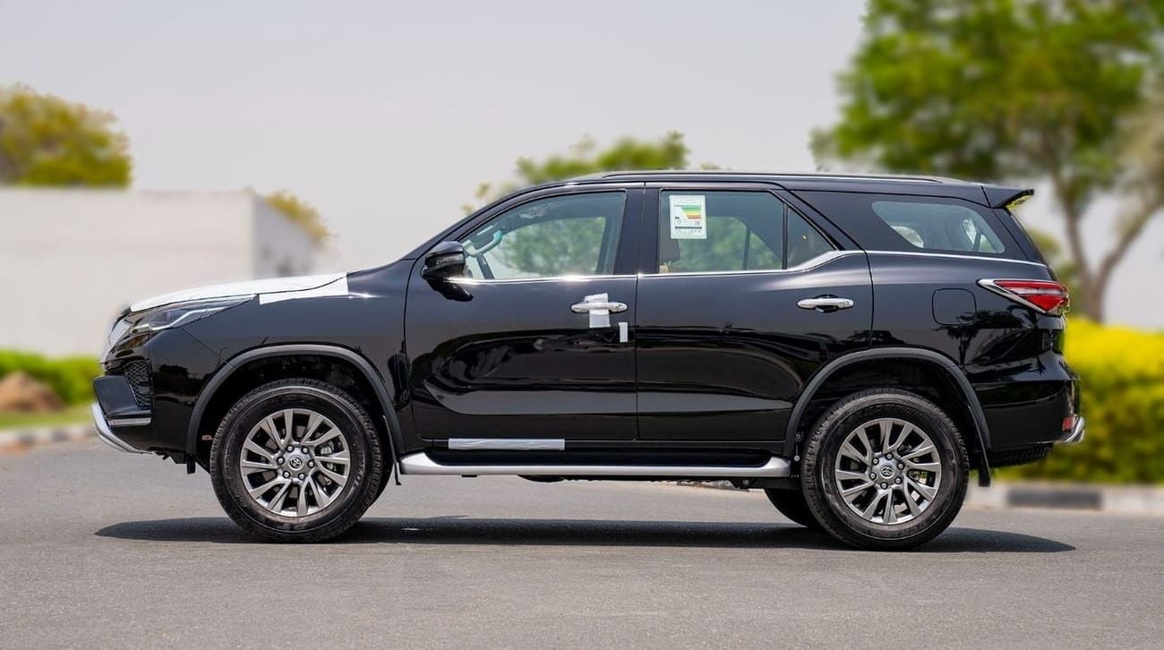 تويوتا فورتونر FORTUNER SR5 4.0L V6 PETROL