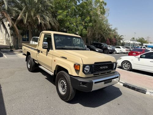 Toyota Land Cruiser Pick Up Toyota Land Cruiser LC79 SC 4.0 AT 2026 basic Omani