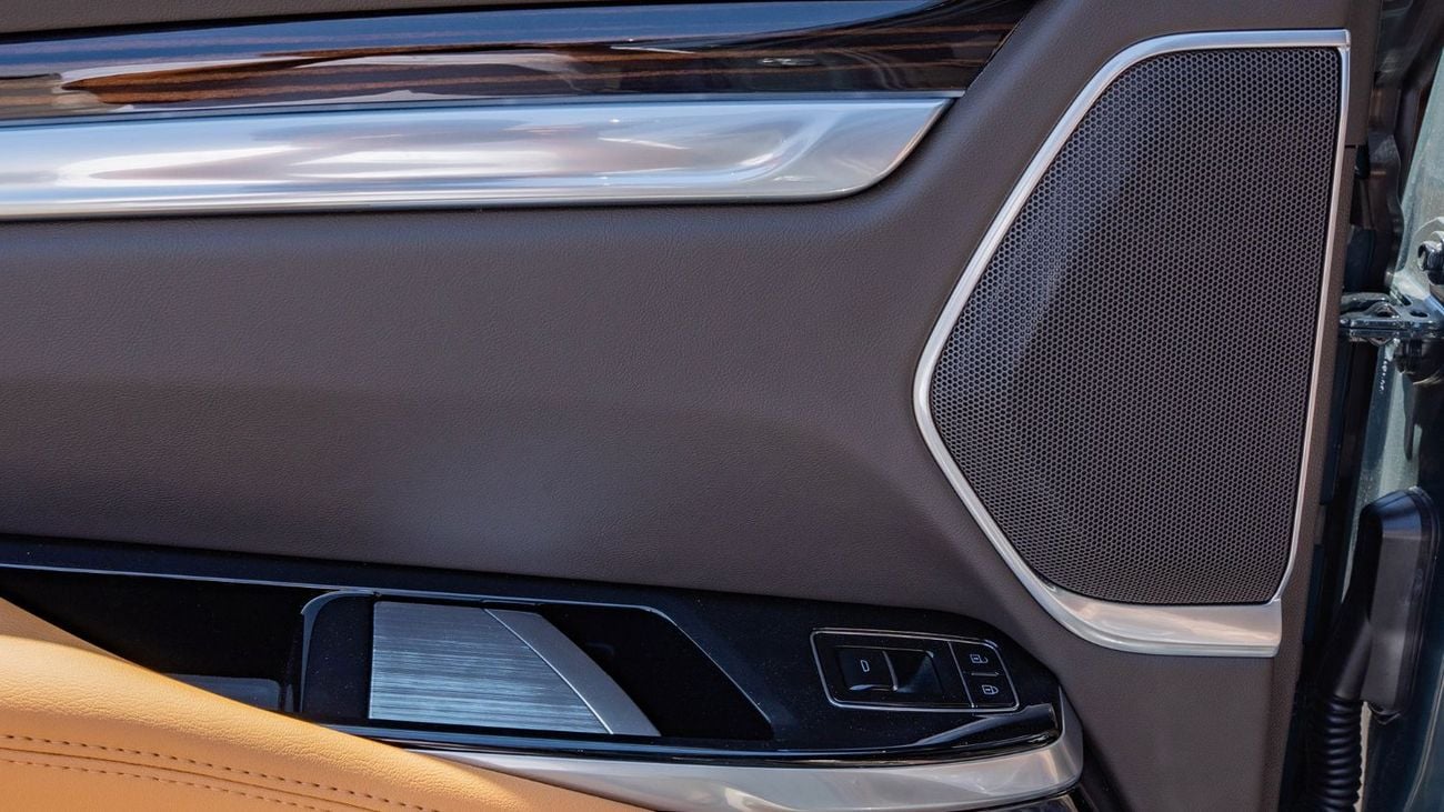 كاديلاك إسكالاد 2026 Cadillac Escalade Premium Luxury 6.2L V8 AT Petrol