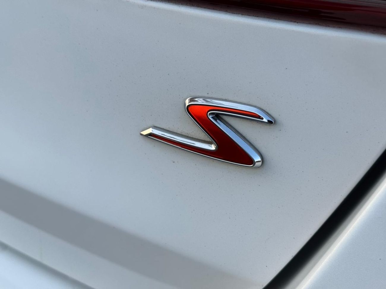 Kia Optima Si 2.4L 2.4L V4 / PANORAMIC SUNROOF / LEATHER / ROAD ASSIST / RIMS / IN PERFECT CONDITION