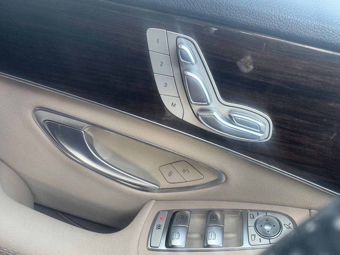 Mercedes Benz C300 STD (NON GCC) Mercedes Benz full option IMPORTED FROM USA