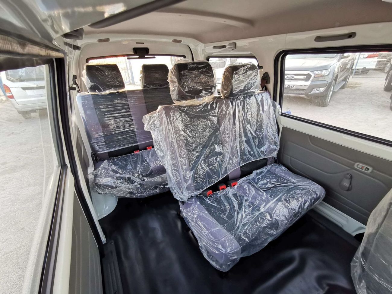 فيكتوري V2 STANDARD MINI BUS/ 7 SEATER, M/T, WITH AIRBAGS & ABS