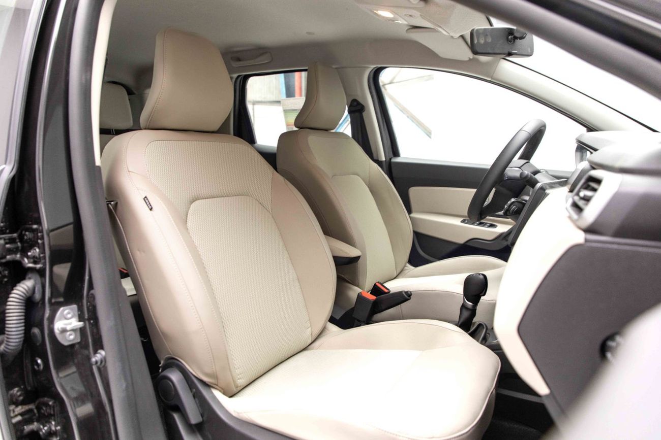 رينو داستر SE 1.6L - Black Inside Black | Export Only