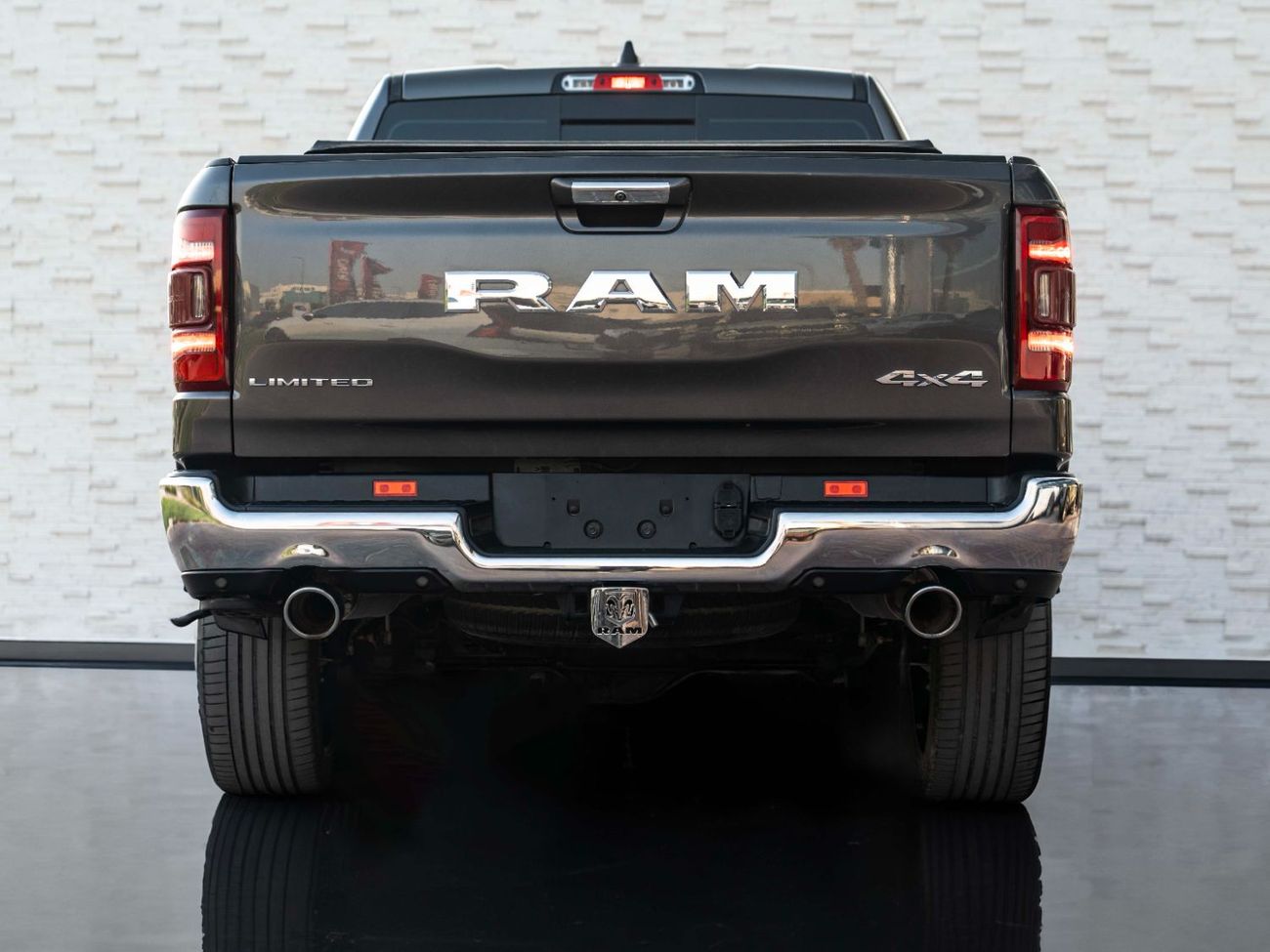 RAM 1500 Limited 5.7L (5 Seater)