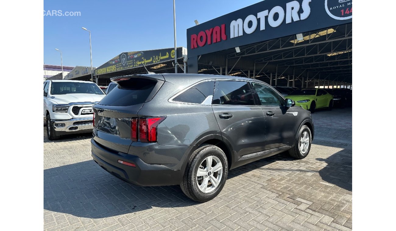 Kia Sorento Kia Sorrento is a source from America in good condition that can be paid in installments on the bank