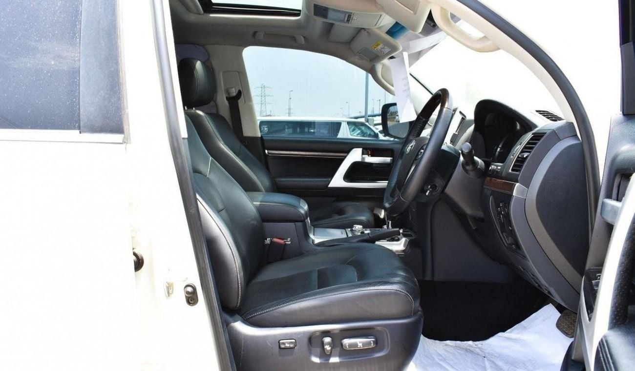 تويوتا لاند كروزر V8 4.5L Diesel (Right Hand)