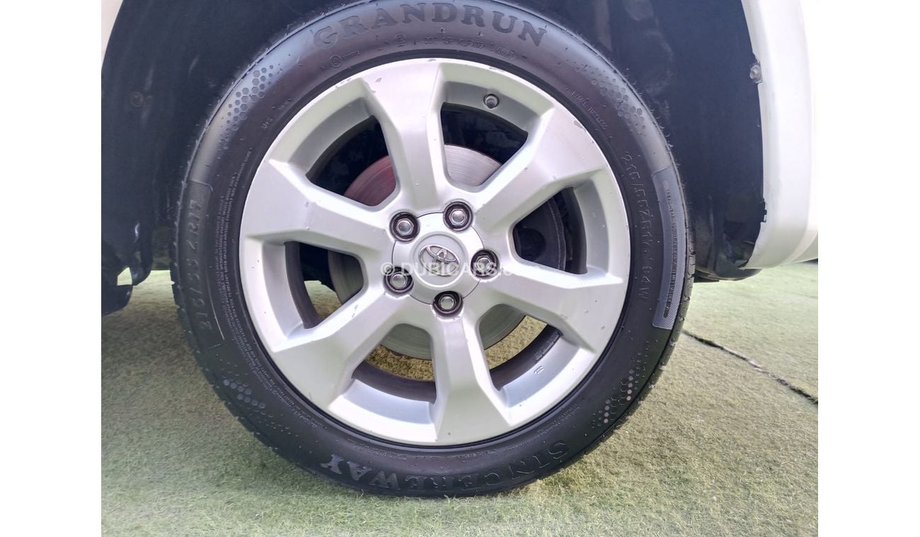 Toyota RAV4 2009 model, full option, leather hatch, cruise control, fingerprint control, sensor wheels, in excel