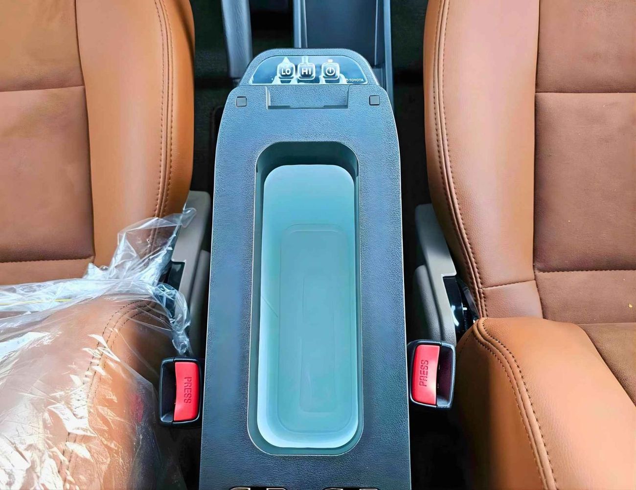 Toyota Land Cruiser 70 LX LC76 5 DOORS / 4.0L V6 PETROL A/T / LEATHER SEATS / DVD+CAMERA / PWR WINDOWS & LOCKS (CODE # H76P