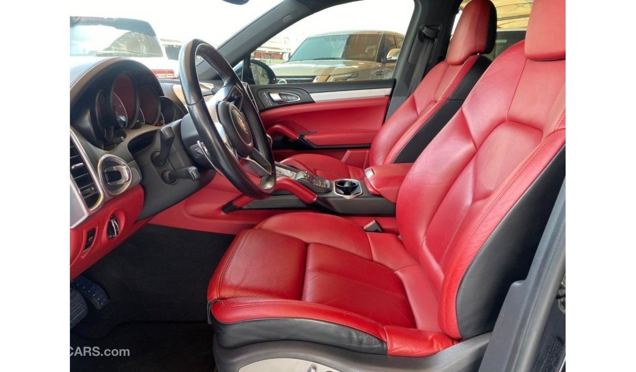 Porsche Cayenne GCC SPEC PORSCHE CAYENNE S