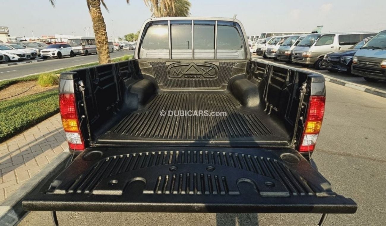 Toyota Hilux MANUAL TRANSMISSION | 2.5L DIESEL ENGINE | LEFT-HAND-DRIVE