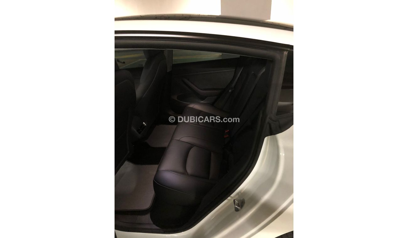 تسلا موديل 3 Performance