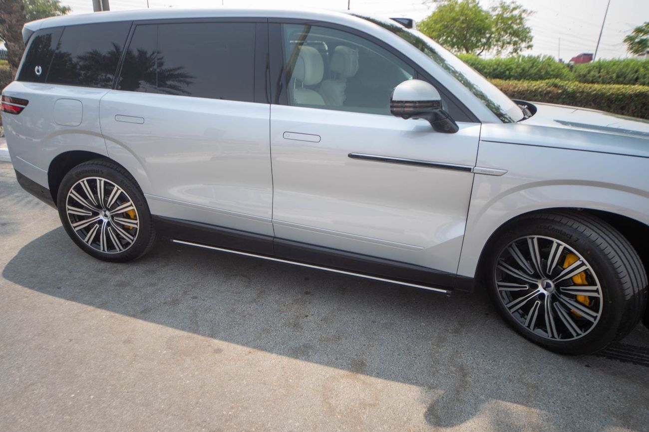 Denza N9 Premium Denza N9 Prestige 2025