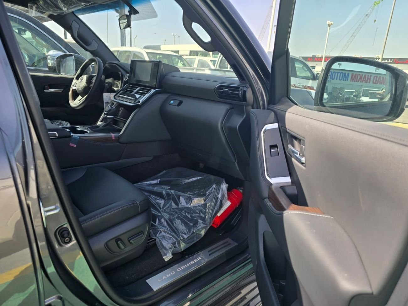 تويوتا لاند كروزر Toyota Land Cruiser LC300 2026 – جميع الفئات متوفرة | 4.0 و 3.5 بنزين | صفر كم