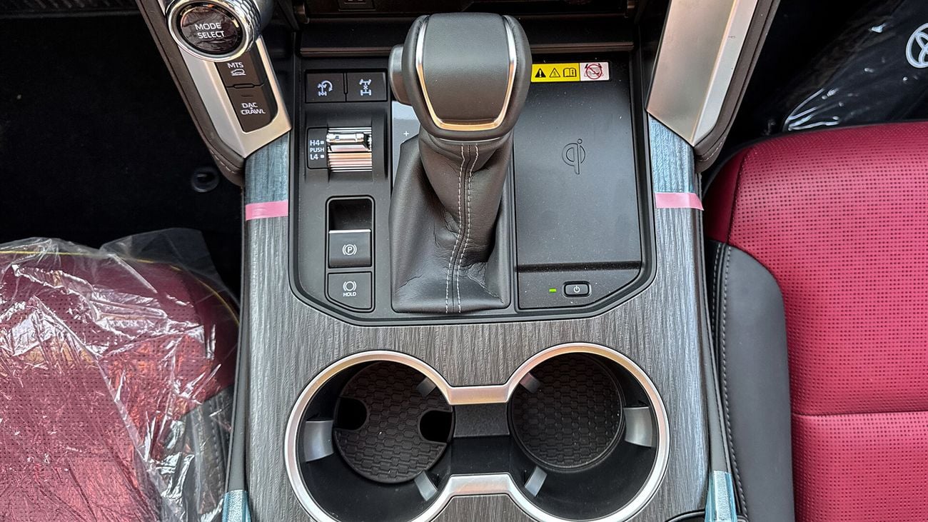 Toyota Land Cruiser 300 ZX 3.3L DIESEL A/T Floor 5-SEATS EURO SPECS 2023 0Km (EXPORT OFFER)