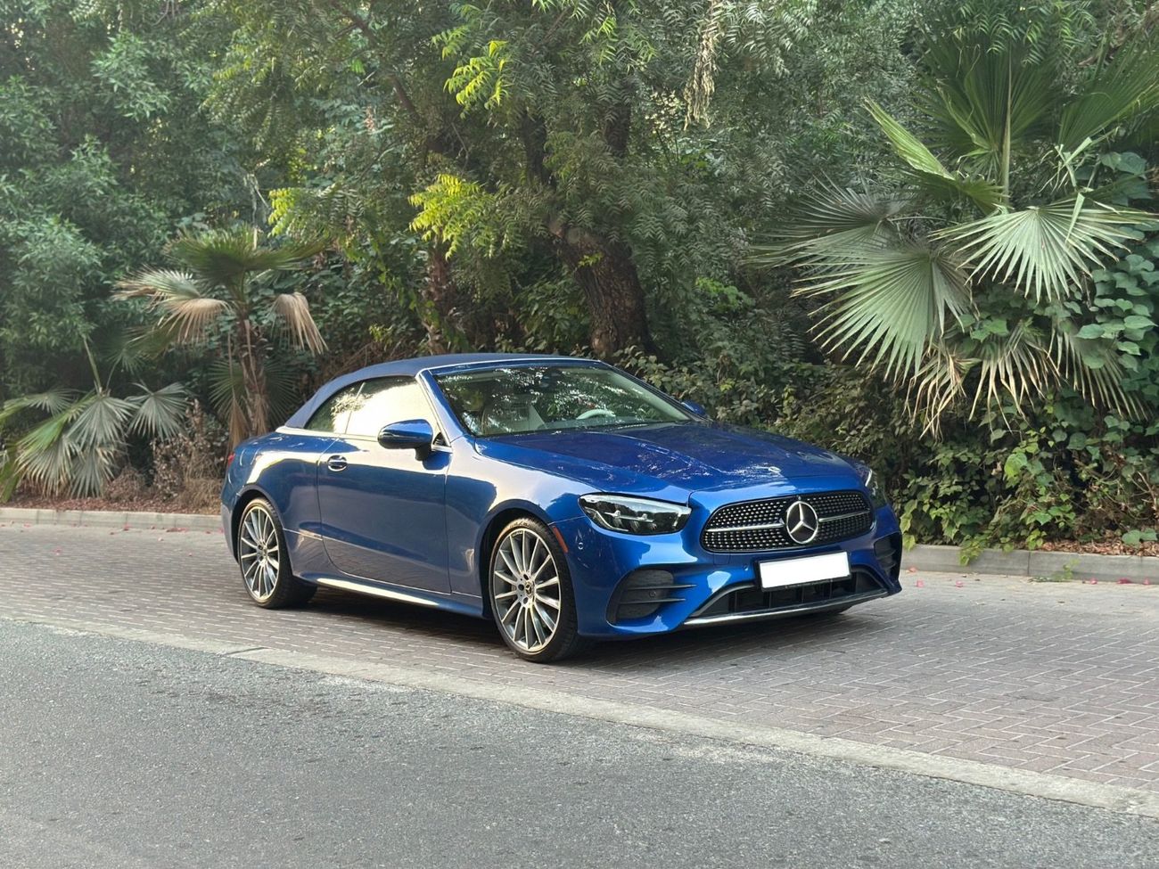 مرسيدس بنز E 450 3.0L V6 | 362 HP | 2023 | Convertible | 28000 KM | Excellent Condition | Full Option