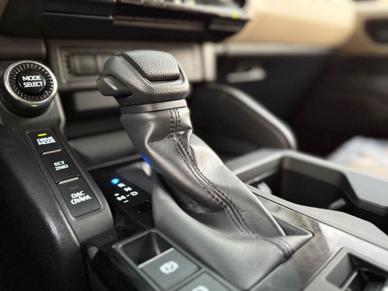 تويوتا برادو Adventure Dual Tone 2.4T