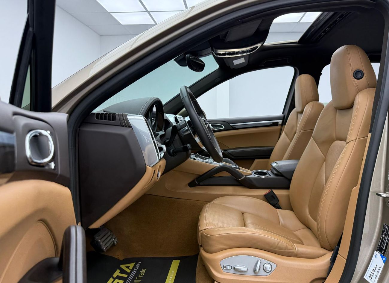 Porsche Cayenne 2016 Porsche Cayenne S, Full Porsche Service History, Low Km, Fully Loaded, Excellent Condition, GCC