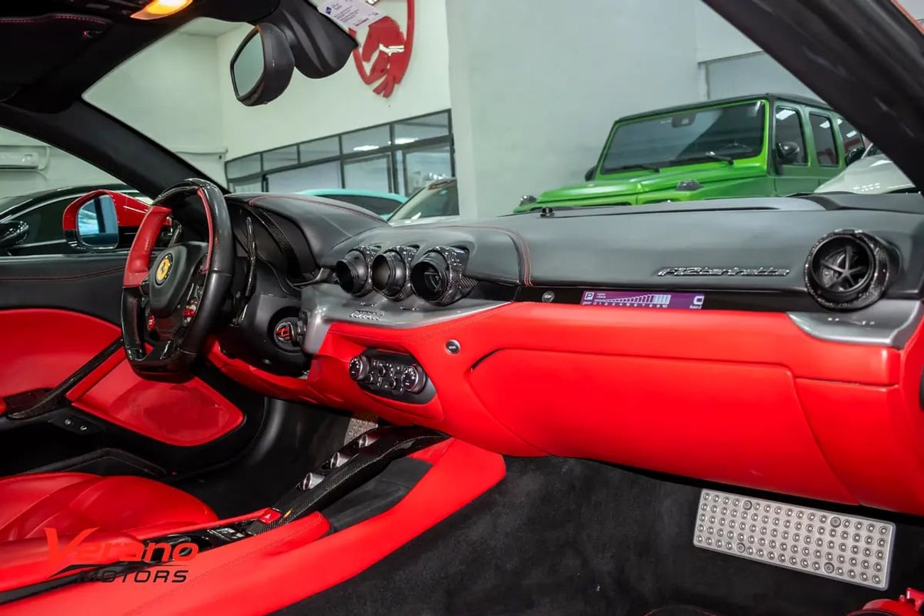 فيراري F12 بيرلينيتا GCC | Carbon Package | Full Service History | Clean Car