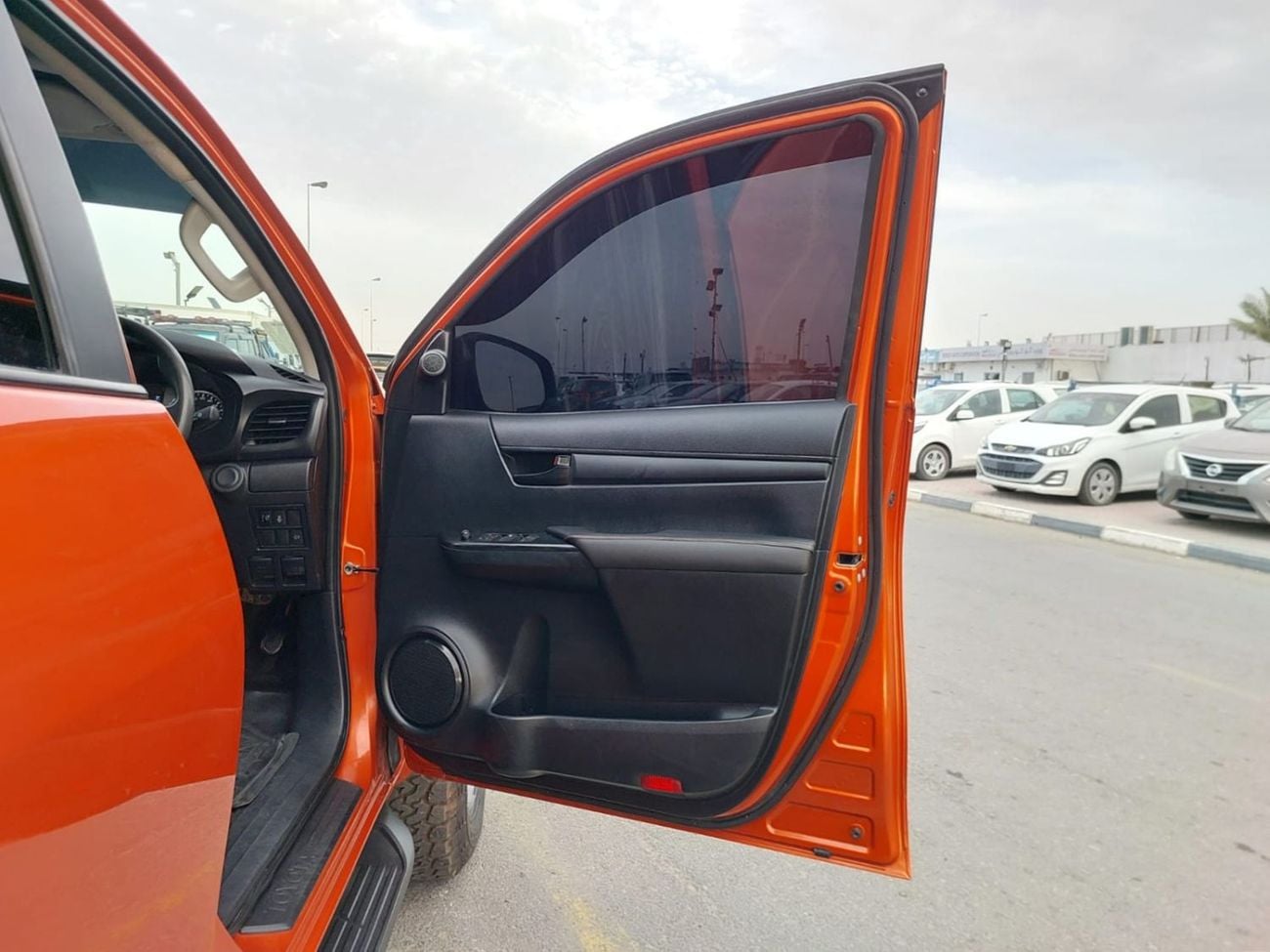 Toyota Hilux TOYOTA HILUX PICKUP RHD 2022 MODEL 2.8 L DIESEL AUTOMATIC(PM18048)