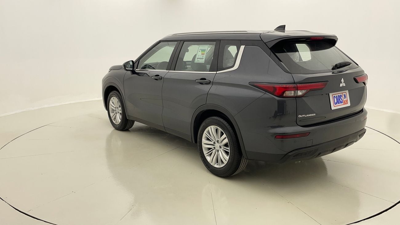 ميتسوبيشي آوتلاندر MIDLINE WITH SUNROOF 2.5 | بدون دفعة مقدمة | اختبار القيادة في المنزل