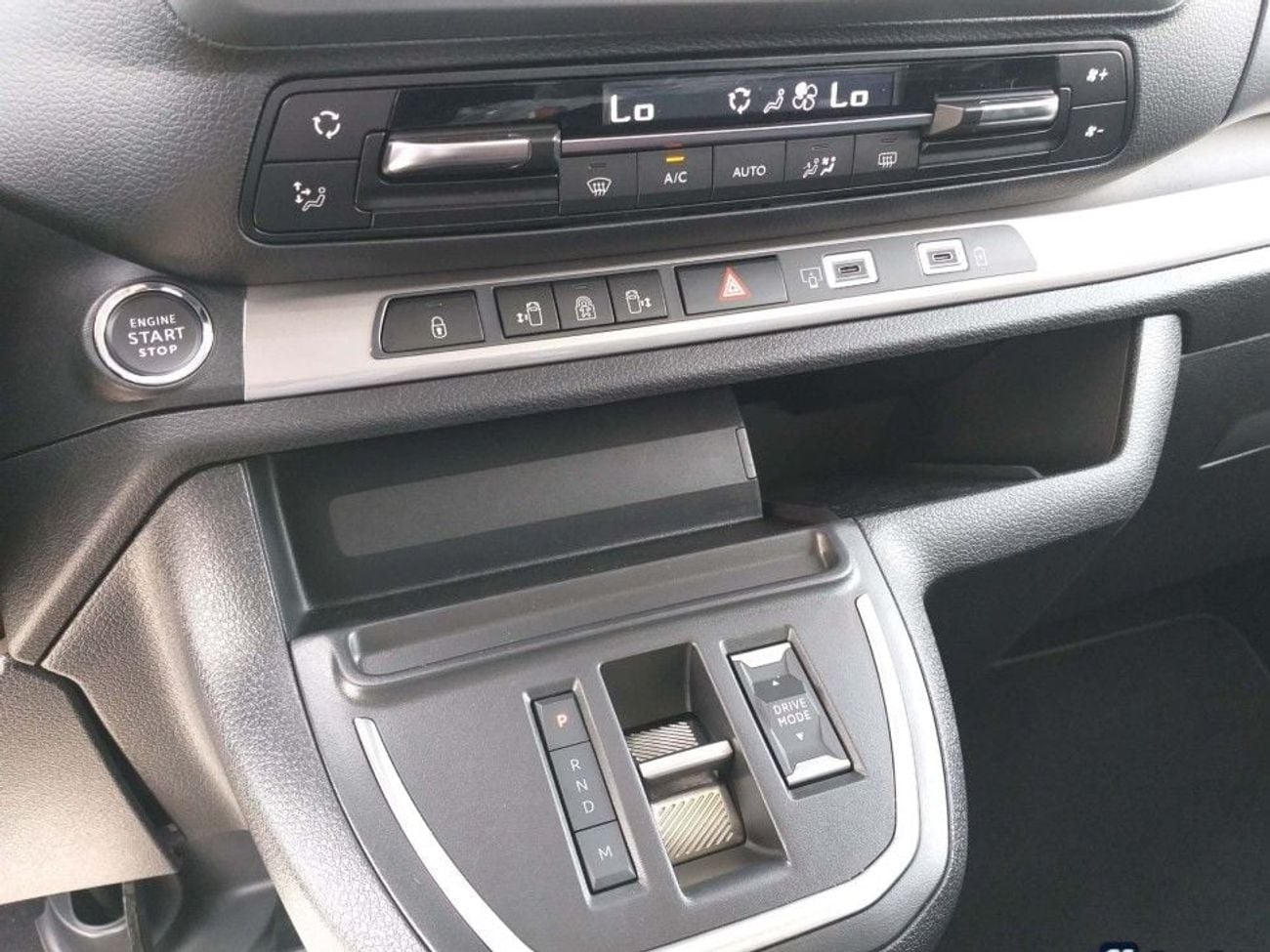 Citroen Spacetourer Citroën SpaceTourer 2026 Business Lounge – 2.0L Turbo Diesel | Automatic | VIP Business Lounge