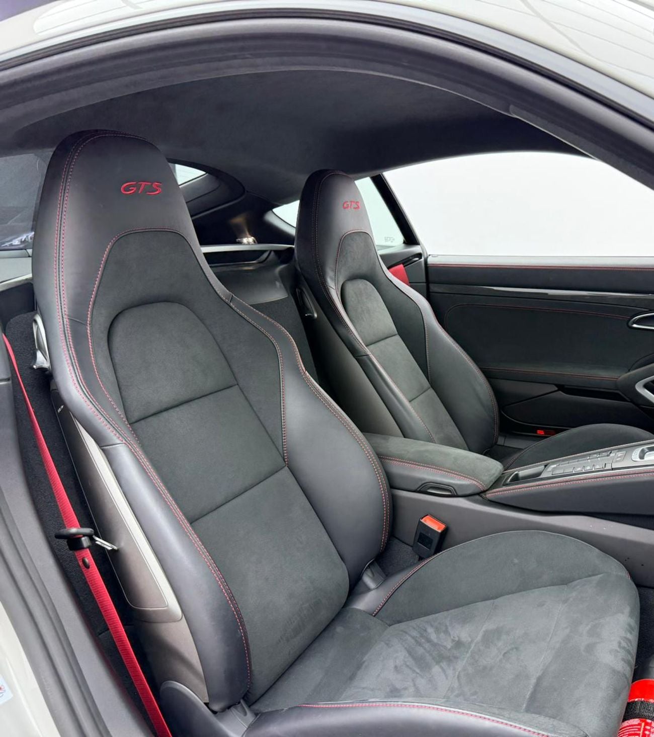بورش كايمان 718 GTS 4.0L M/T